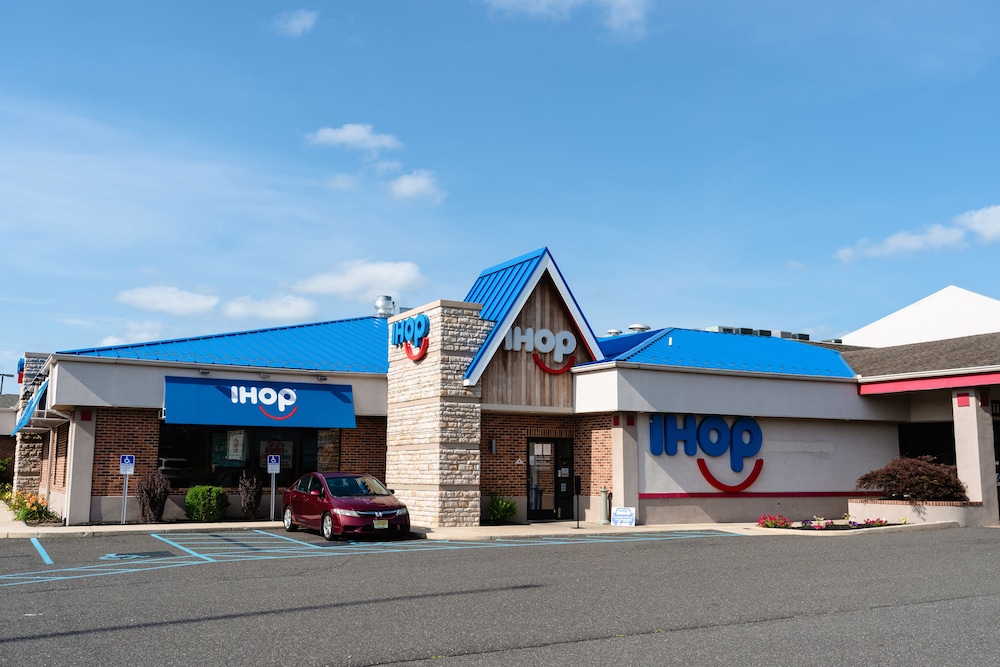 Ramada by Wyndham Vineland Millville Area - photo 20