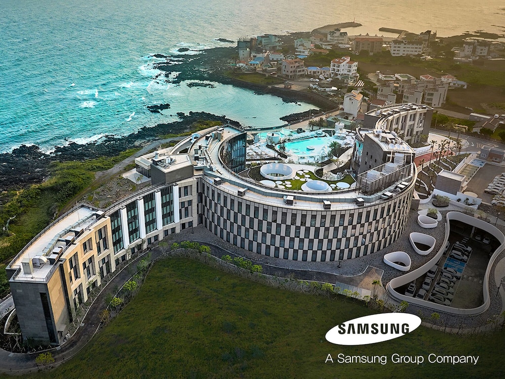 Shilla Stay Plus Iho Tewoo Ocean Front — 4-Star Luxury Hotel in Jeju City, South Korea