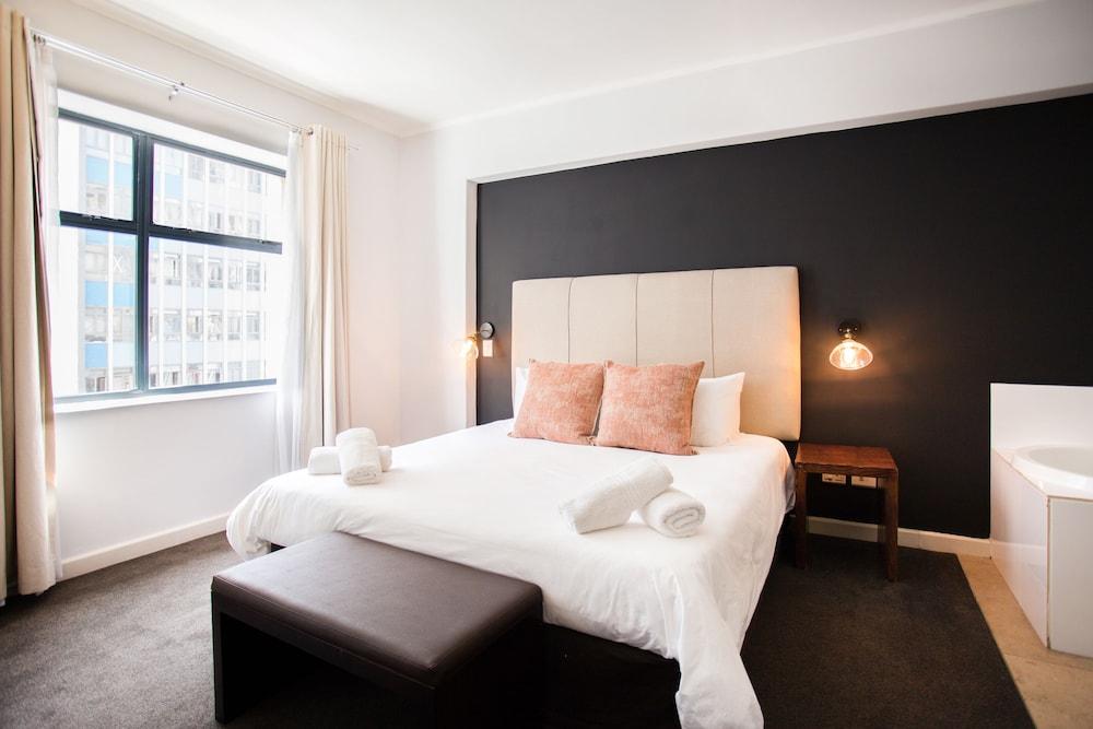 The Bijoux Aparthotel