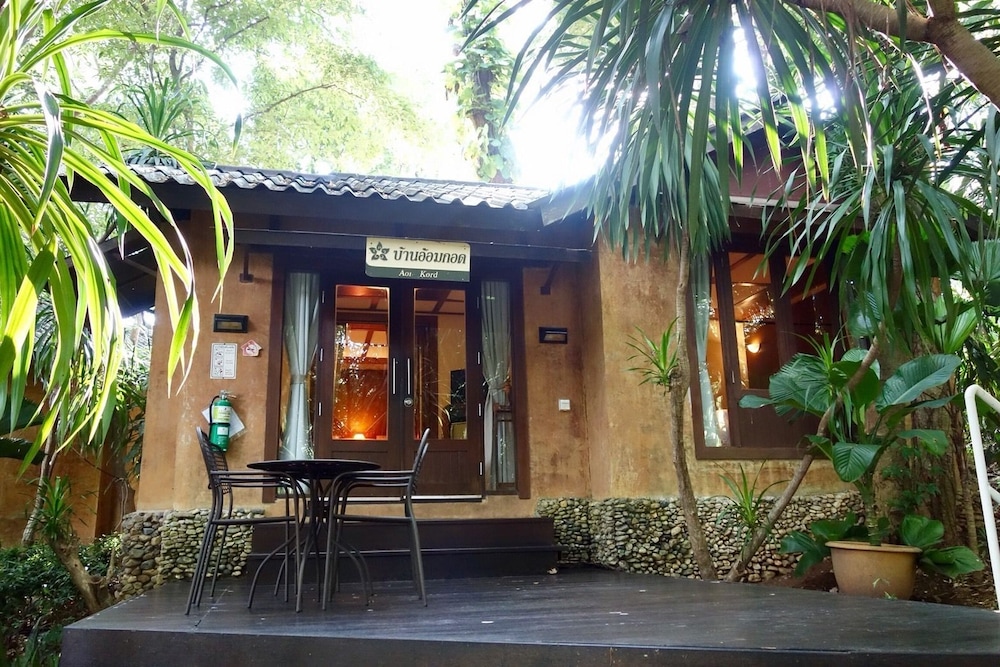 Wanathara Resort - carbon neutral hotel in Wang Thong