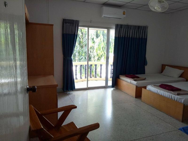 Bangsaphan Resort — Prachuap Khiri Khan — photo 4
