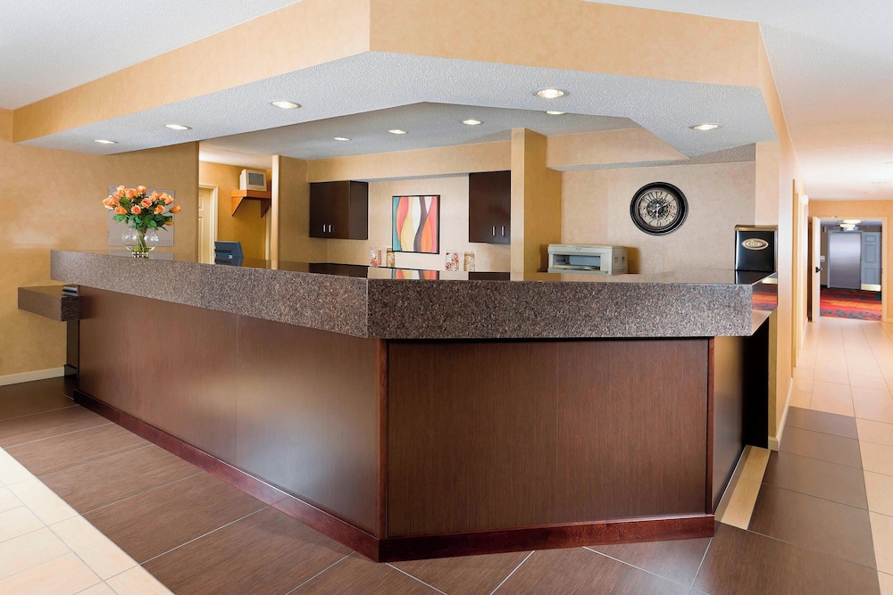 Residence Inn Cedar Rapids - photo 2