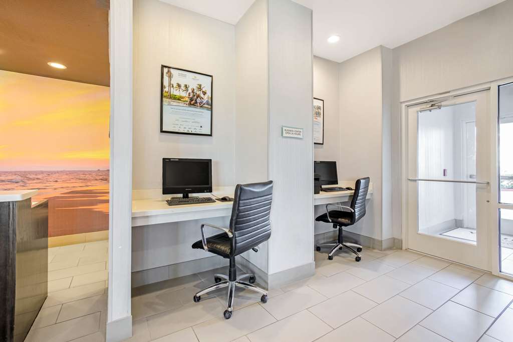La Quinta Inn & Suites by Wyndham Corpus Christi Portland - photo 30