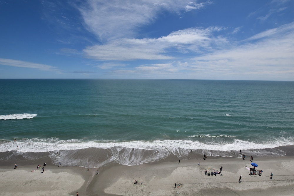 1001 Waters Edge Resort 3 Bedroom Condo by RedAwning - photo 40