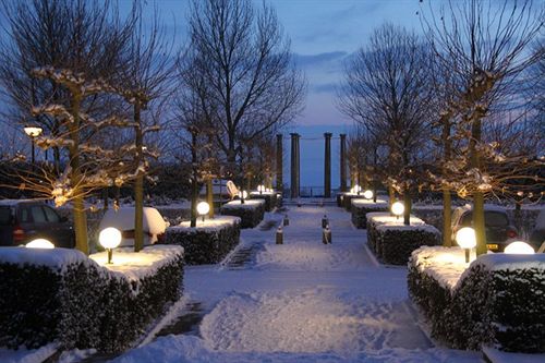 Hampshire Hotel Newport Huizen — 4-Star Luxury Hotel in Huizen, Netherlands