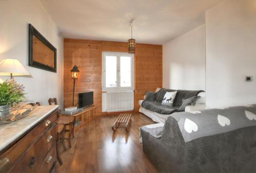 Apartment With 3 Bedrooms in Brian on With Wonderful Mountain View Enclosed Garden and Wifi — 4-Star Luxury Hotel in Briancon, France