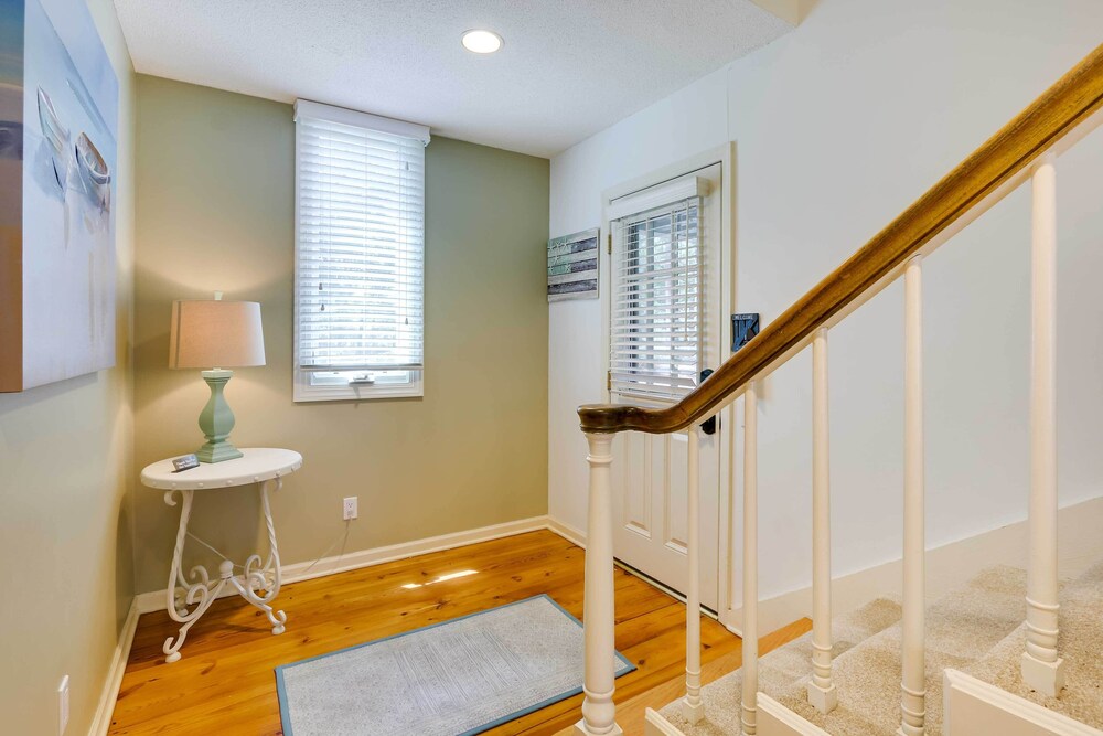 Hilton Head Resort Condo w Pool Access - photo 23