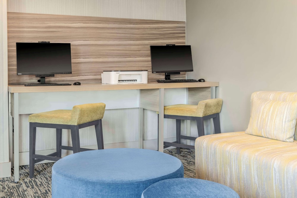Hilton Garden Inn Denver Airport - photo 52