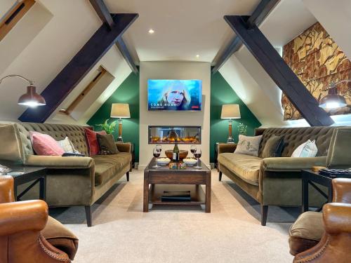 Geltsdale East Wing sleeps 6 with River Eden views near Carlisle & Ullswater — hotel in Wetheral