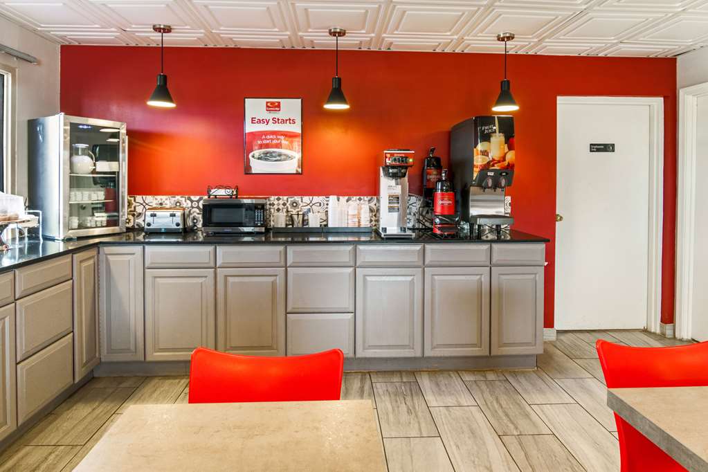Econo Lodge Conyers - photo 21