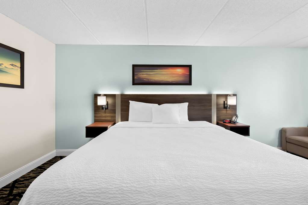Clarion Inn & Suites near the Leconte Center Pigeon Forge - photo 13