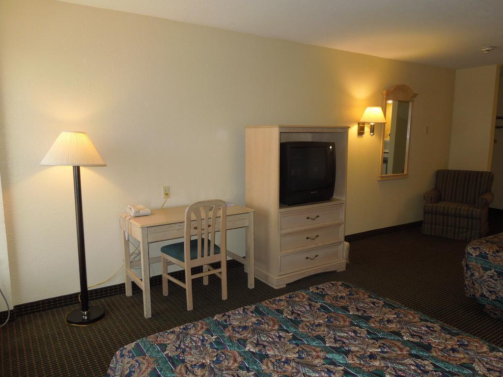Days Inn Independence - photo 9