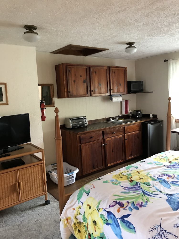 Hale Maluhia Country Inn - photo 13