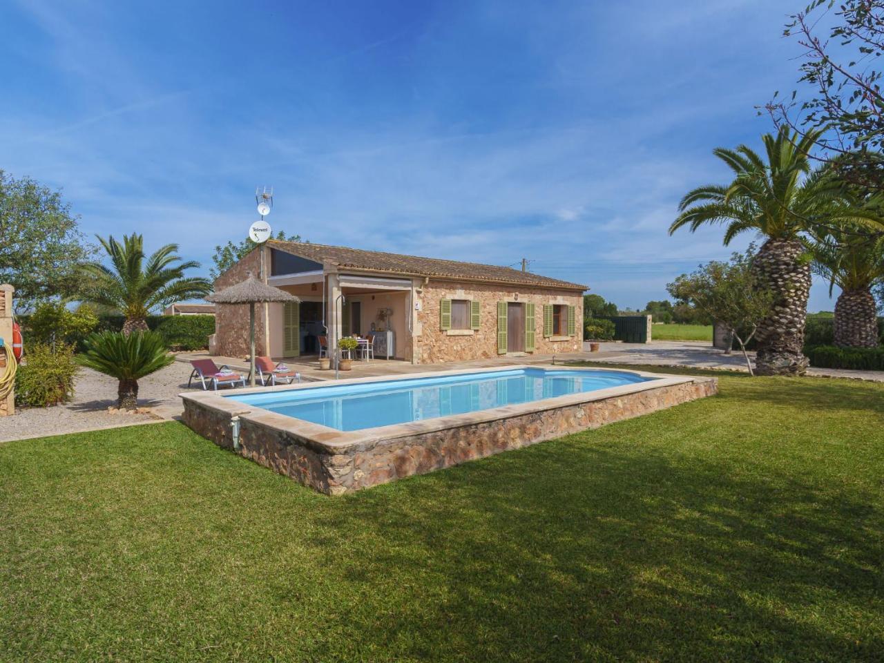 Holiday Home Marina by Interhome — 4-Star Luxury Hotel in Campos, Spain