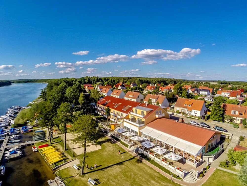 Strandhotel & Restaurant Mirow - carbon neutral hotel in Mirow