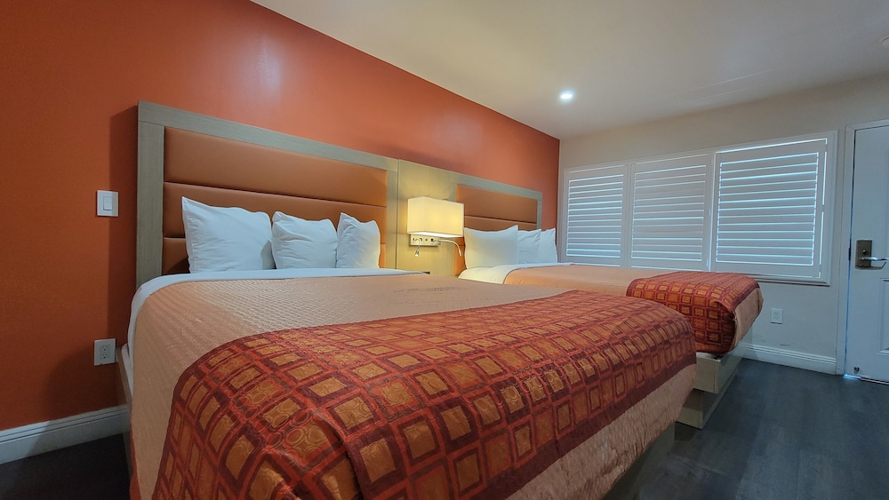 Presidio Parkway Inn - photo 8