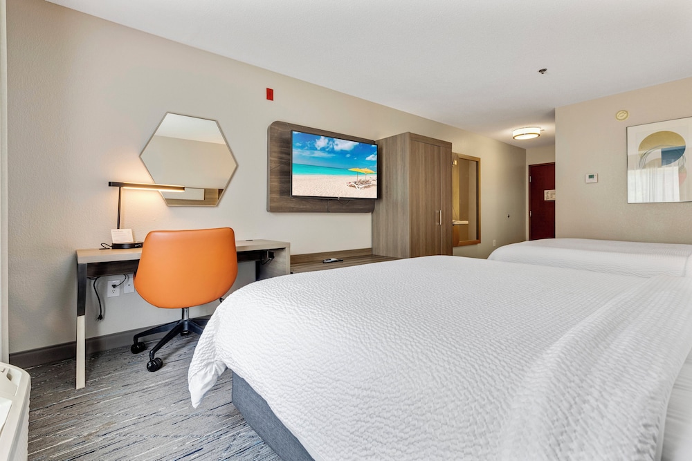 Holiday Inn Express & Suites Starkville by IHG - photo 17