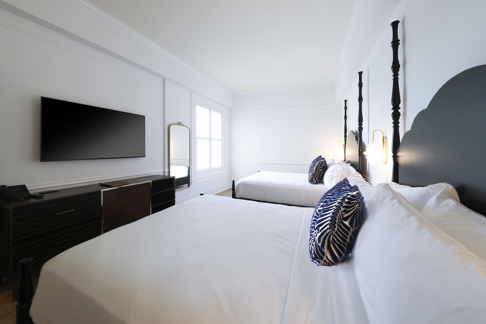 Fairmount Hotel - photo 16