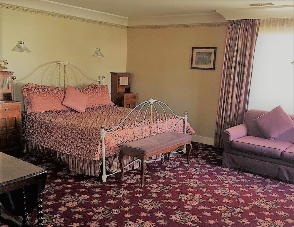The Mendocino Hotel and Garden Suites - photo 6