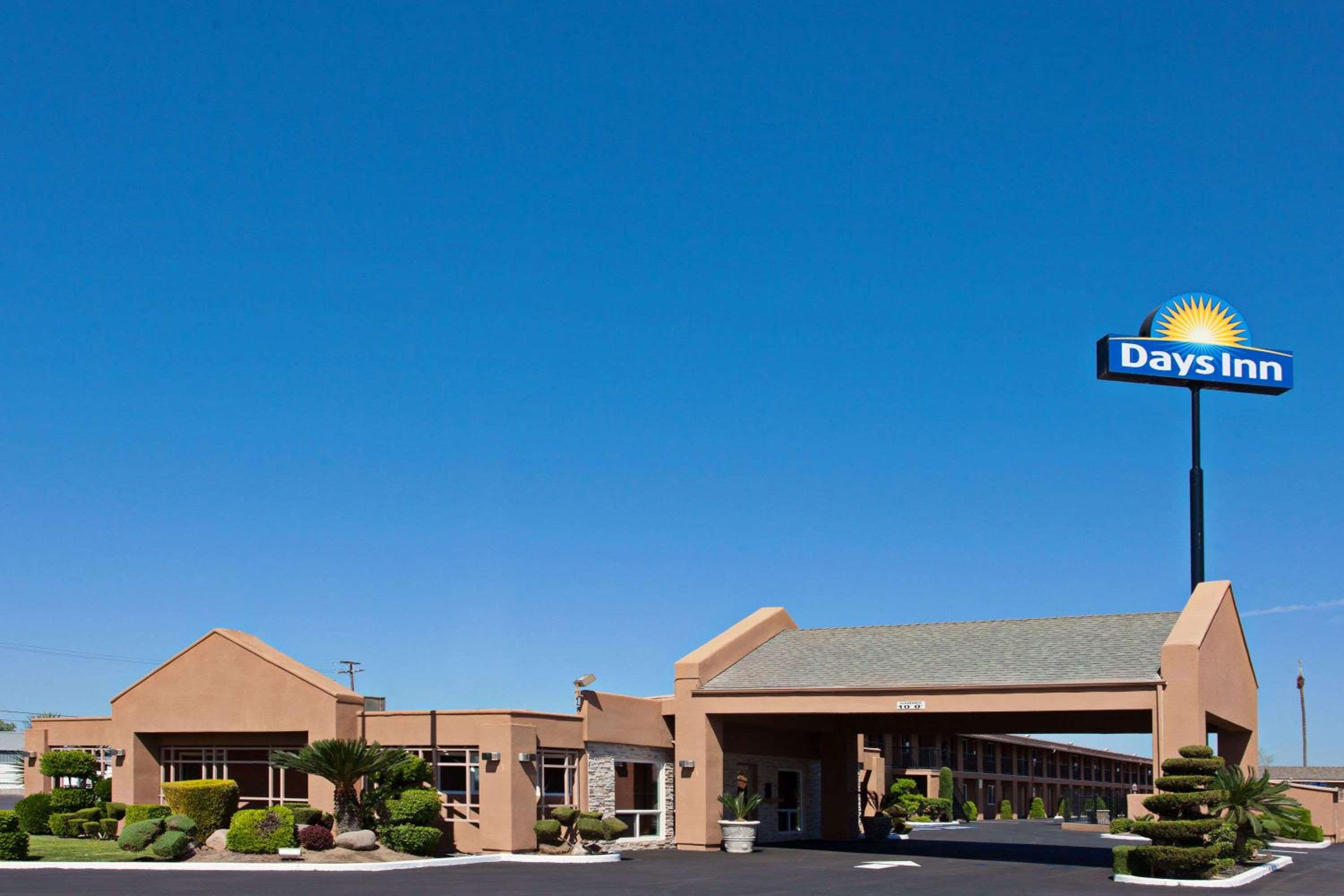 Days Inn by Wyndham Chowchilla Gateway to Yosemite - photo 4