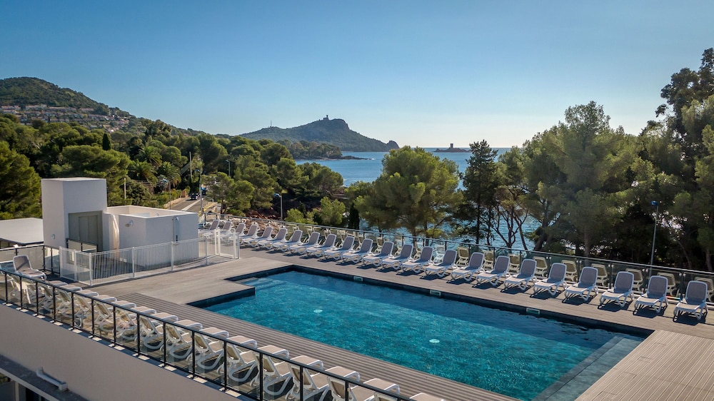 Sowell Hotels La Plage in Saint-Raphael, France