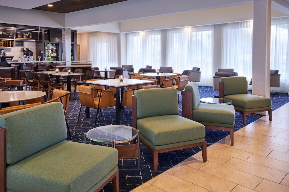 Courtyard by Marriott Detroit Livonia - photo 5