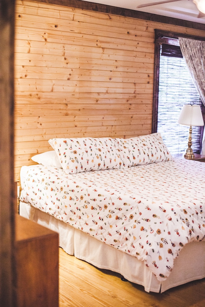 Swamp Rabbit Inn Travelers Rest - photo 32
