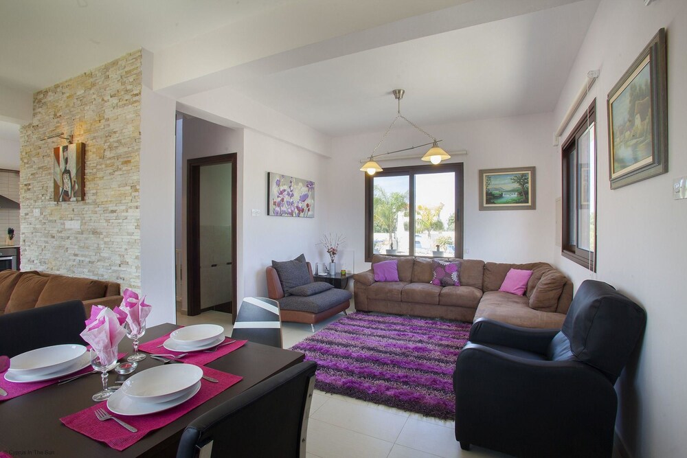 Villa Grecian 1 Platinum