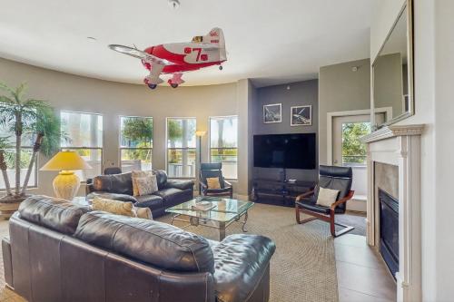 The Airplane Hangar - last minute hotel in Tempe