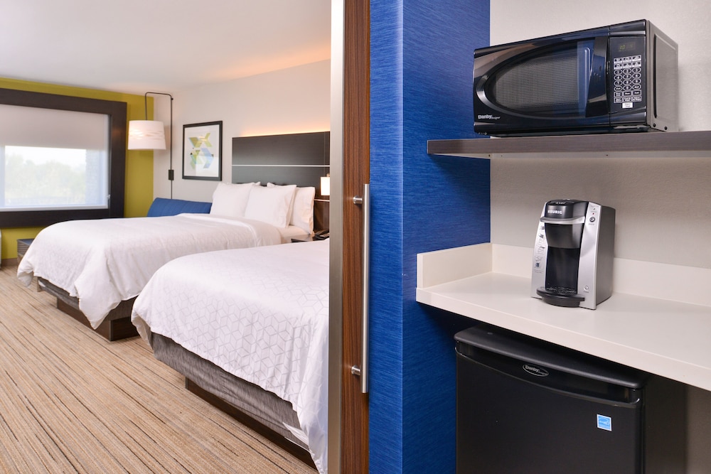 Holiday Inn Express & Suites Olathe West by IHG - photo 8