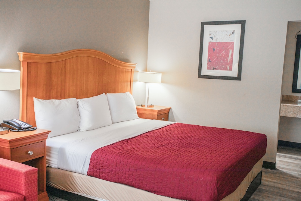 OYO Hotel Greensboro East I 40 - photo 23