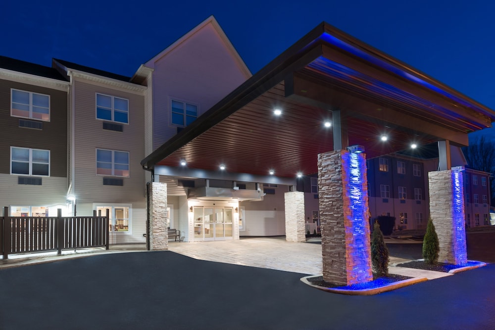 Holiday Inn Express & Suites Columbus Airport East by IHG - photo 46