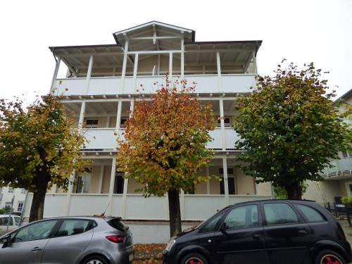 Villa Loni Ferienwohnung 7 — 4-Star Luxury Hotel in Ostseebad Sellin, Germany