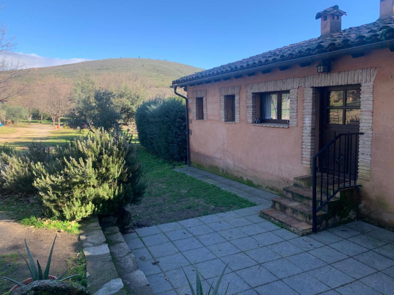 Casa Rural Los Robles de Acebo II — 4-Star Luxury Hotel in Acebo, Spain
