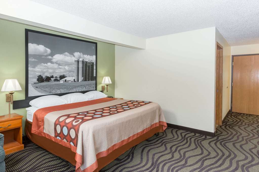 Super 8 by Wyndham Newton - photo 10