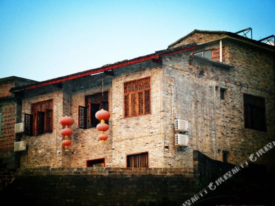 Zaishui Yifang Inn in Zhaoping, People's Republic of China