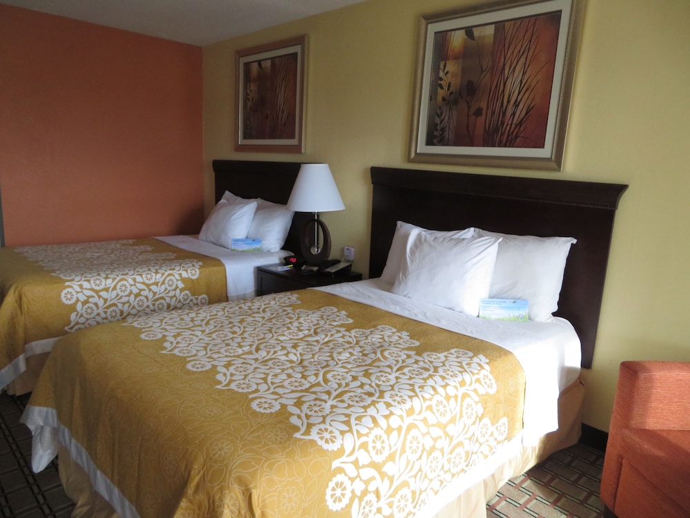 Days Inn by Wyndham Blytheville - photo 28