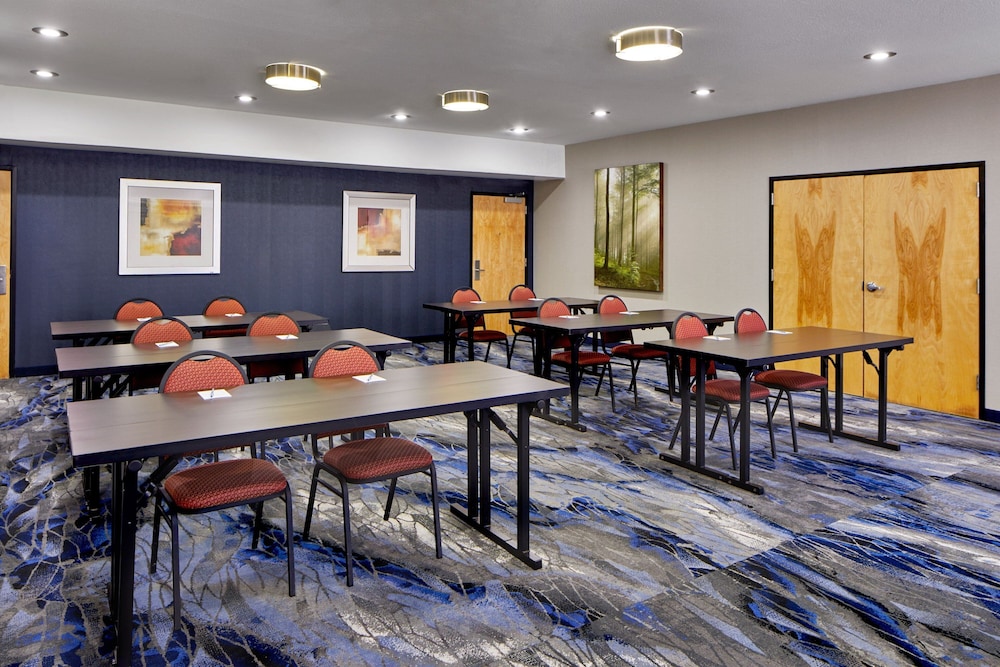 Fairfield Inn and Suites Gainesville - photo 22