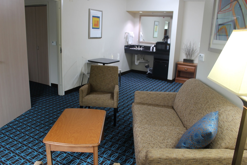 Fairfield Inn & Suites by Marriott Kansas City Liberty - photo 15