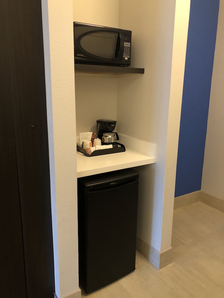 Holiday Inn Express & Suites Hood River by IHG - photo 26