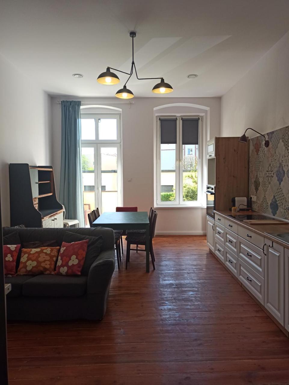 Apartament Paprotka 100M — 4-Star Luxury Hotel in Legnica, Poland
