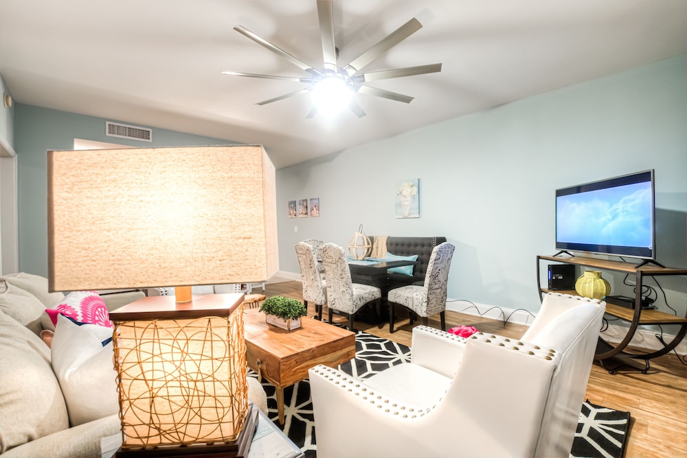 Laketown Wharf Resort by Aneliya's Rentals - photo 550