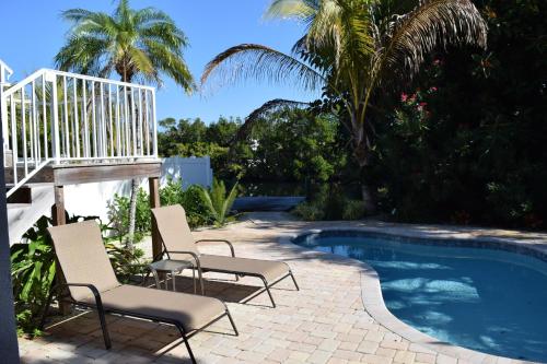 Lakeside Beach House — 4-Star Luxury Hotel in Holmes Beach, United States
