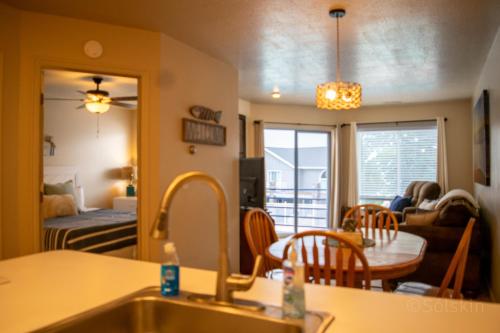 Condo #207 Inn Building — 4-Star Luxury Hotel in Garden City, United States