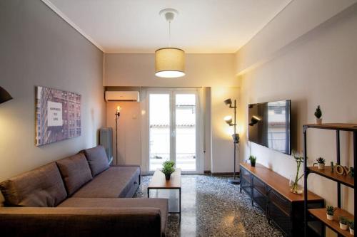 Comfy Athenian 1BD Apt next to Neos Kosmos Metro — 4-Star Luxury Hotel in Athens, Greece
