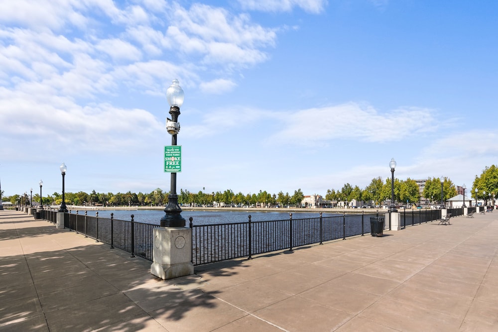 Holiday Inn Express & Suites Suisun City by IHG - photo 60