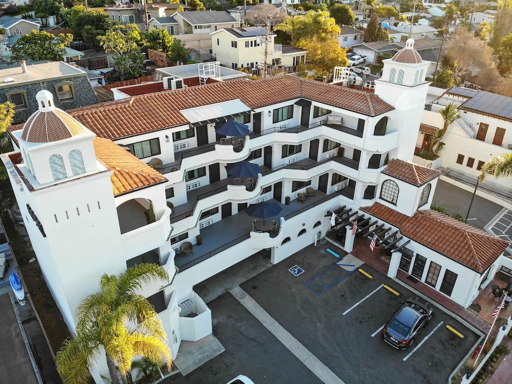 The Surfbreak Hotel - photo 36