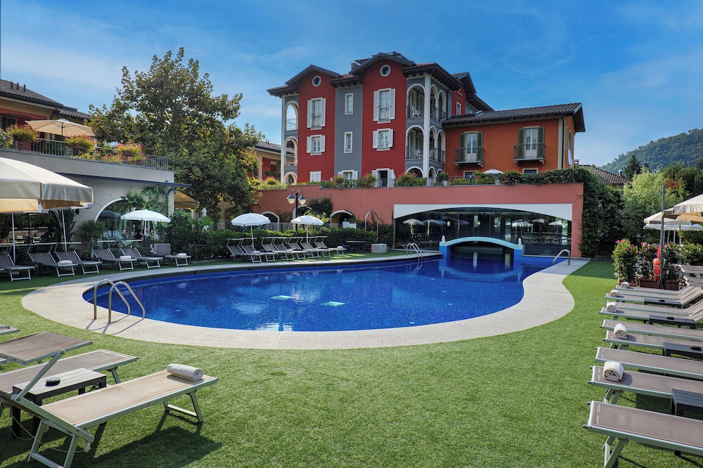 Aquazzurra Resort & Aparthotel — 4-Star Luxury Hotel in Cannobio, Italy