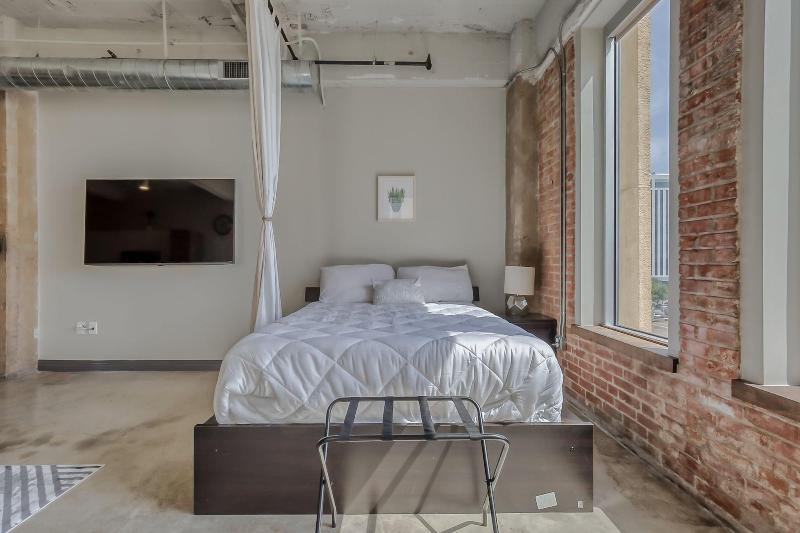 Luxury Downtown Dallas Stay by Amyfinehouse - photo 74