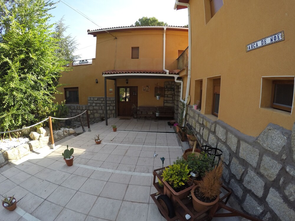 Hotel Rural El Arca de Noé — hotel in El Tiemblo